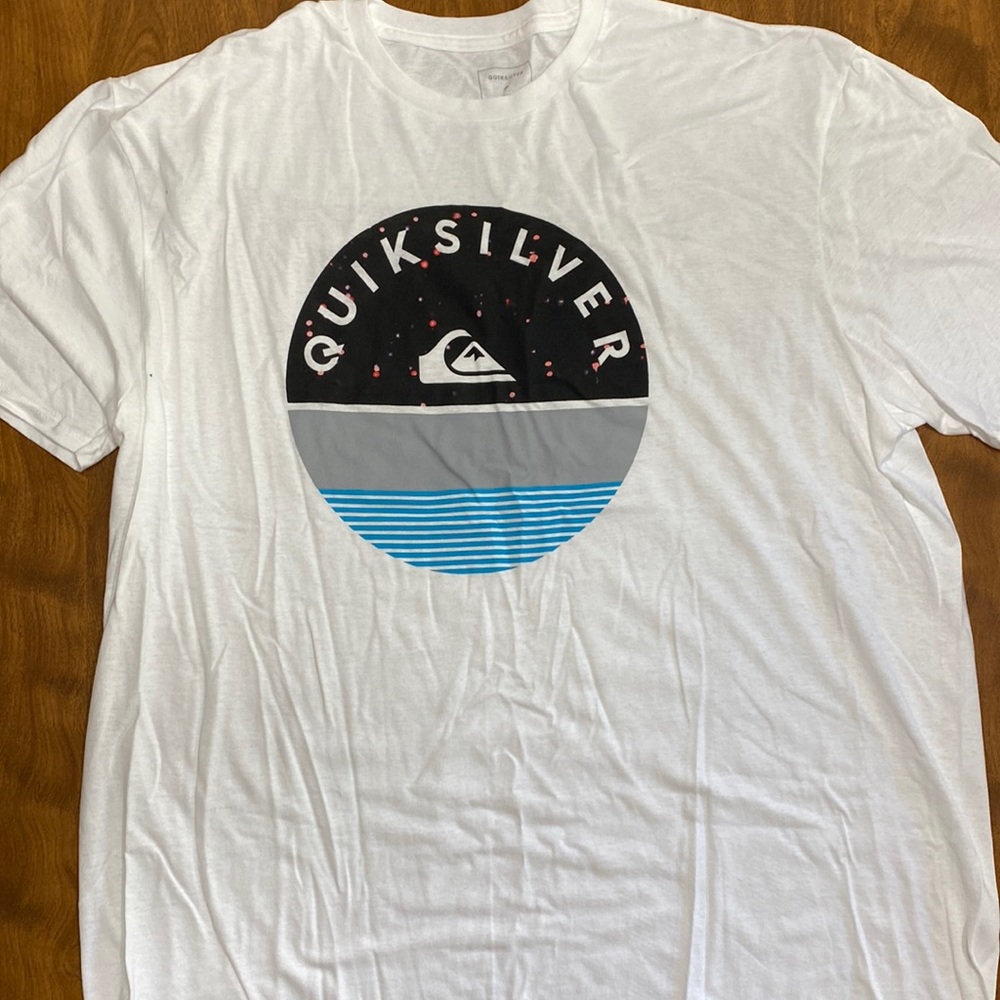 Quicksilver white tshirt